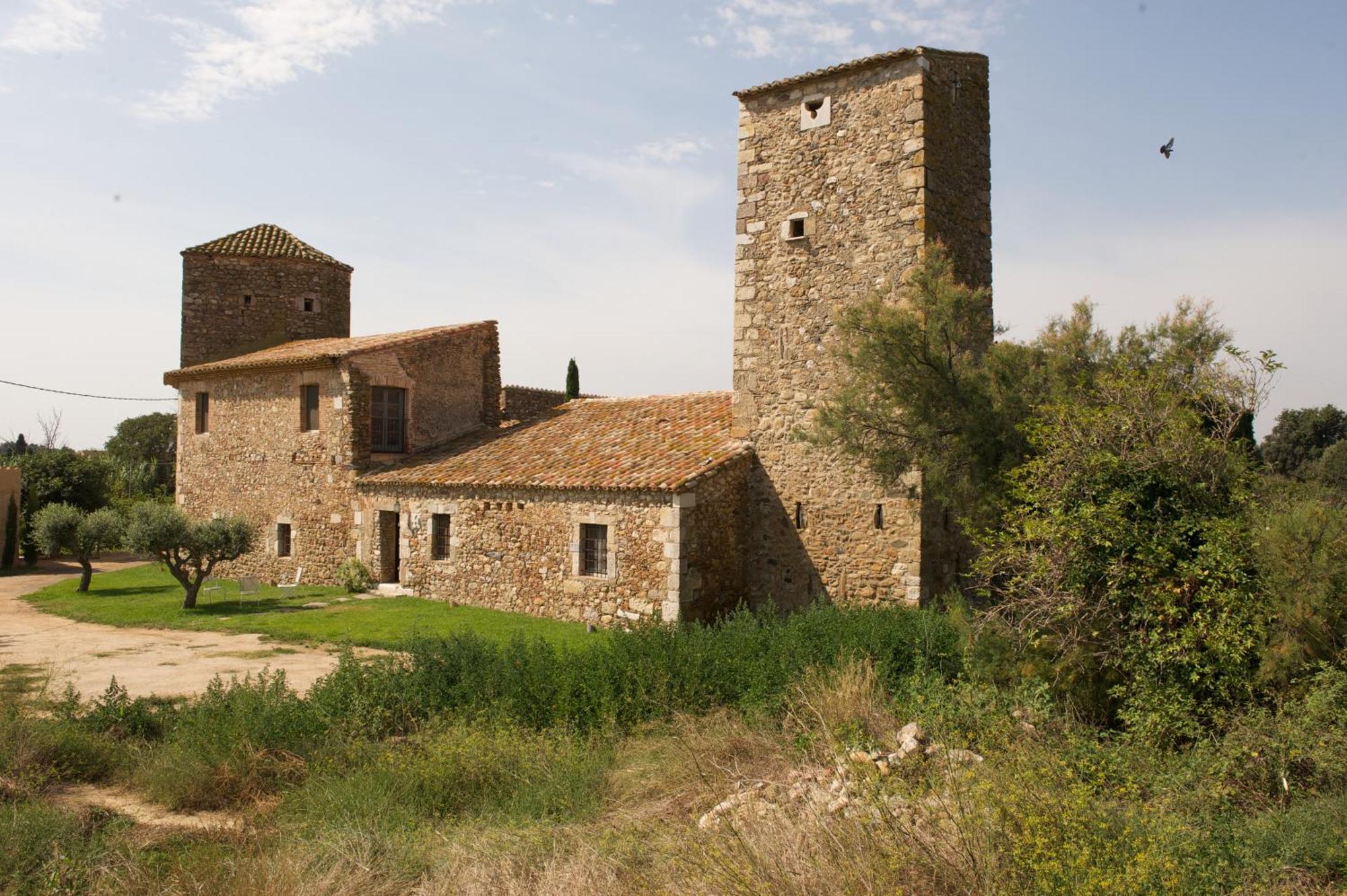 Hotel Castell De Vallgornera Peralada Exterior photo